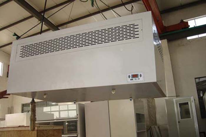 層流罩目前廣泛用于電子、生物、醫(yī)藥、食品、精密儀器等行業(yè)的無(wú)塵無(wú)菌操作環(huán)境，提供局部高潔凈度工作環(huán)境。