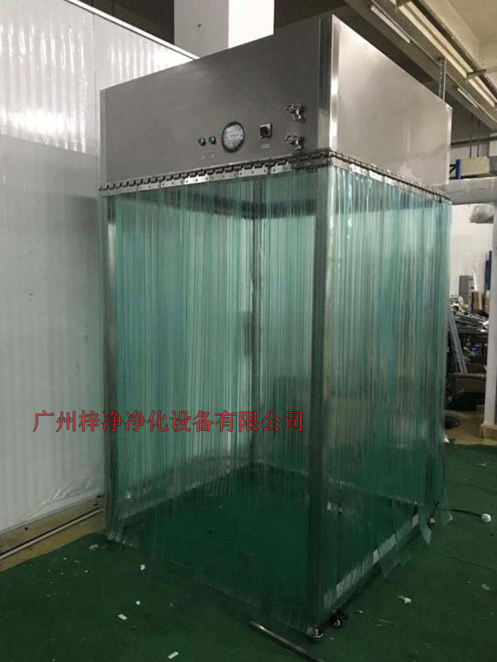 層流采樣車廣泛適用于醫(yī)藥、制劑、電子、精密儀器、儀表、食品等行業(yè)的特殊場合的原輔物料的采樣。