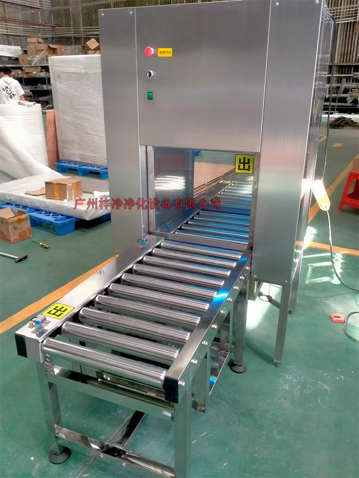 流水輸送線傳遞窗一般要做整個高度才可以，門上面也要固定好。