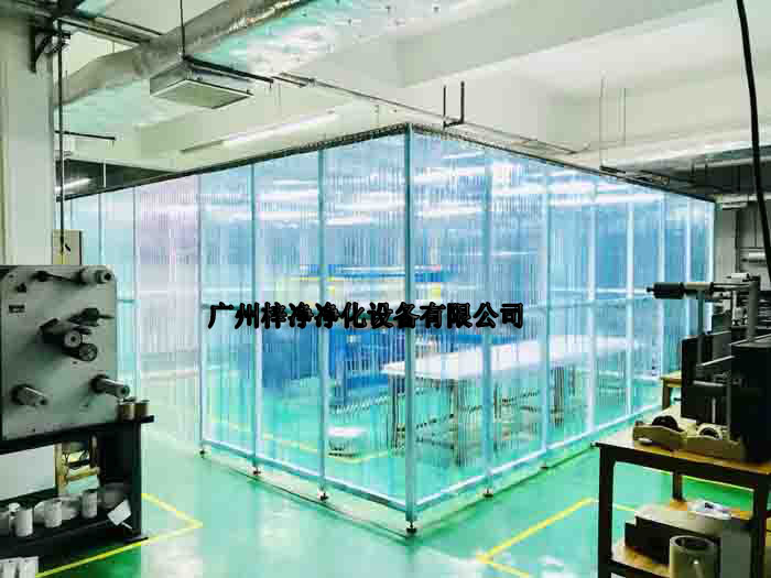 潔凈棚包括FFU，高效空氣過濾器（HEPA）和預(yù)過濾器，確保空氣的潔凈度。