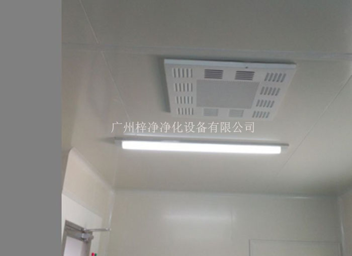 高效送風(fēng)口應(yīng)均勻分布在潔凈車間內(nèi)部，以保證車間內(nèi)的空氣流速均勻，潔凈度達(dá)到標(biāo)準(zhǔn)。